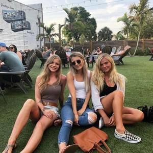 Meet your Posher, Abigail